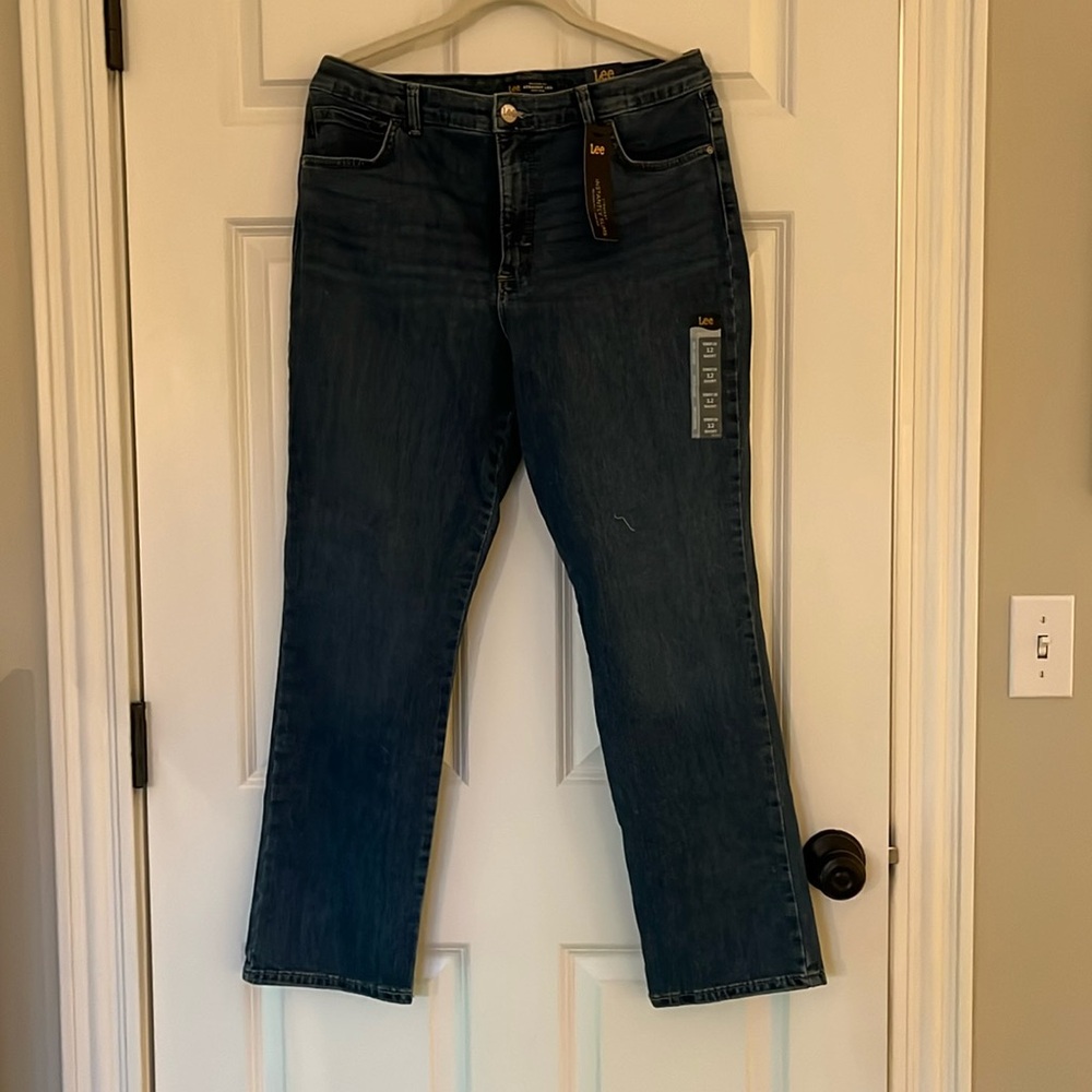 NWT Lee Relaxed Fit High Rise Straight Leg Short Petite Jeans Denim